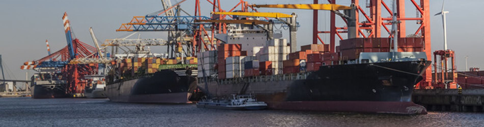 brexit-import-export-ship-docked 