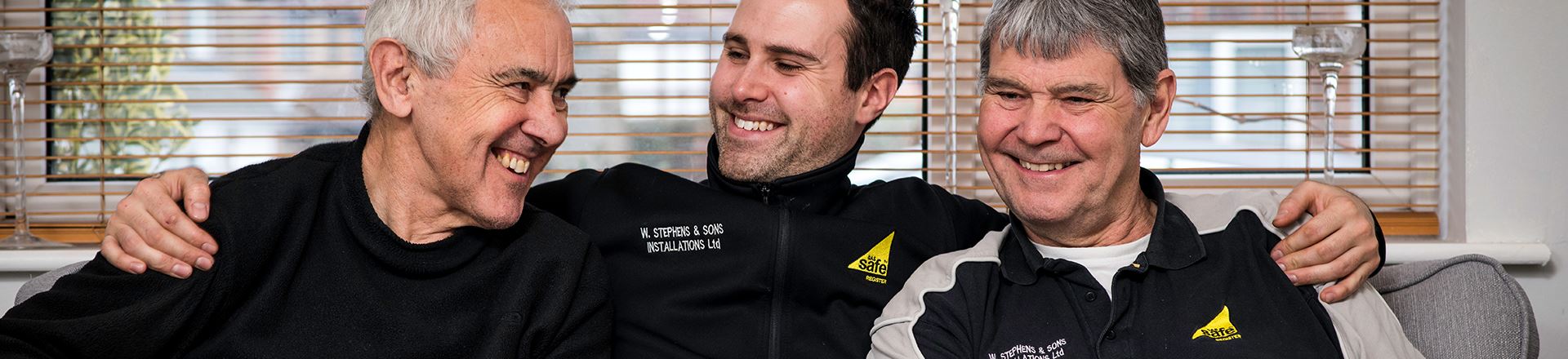 banner_elfamily_1920x440.jpg