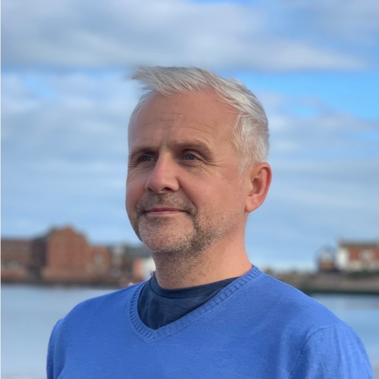 Headshot of Dr David Hamilton, Kindness Scientist and Author