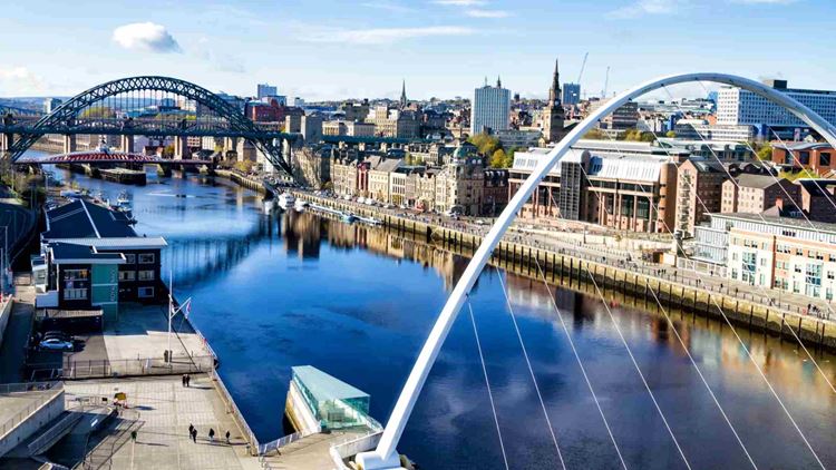 Classic view of the iconic Tyne Bridge spanning the River Tyne between Newcastle and Gateshead