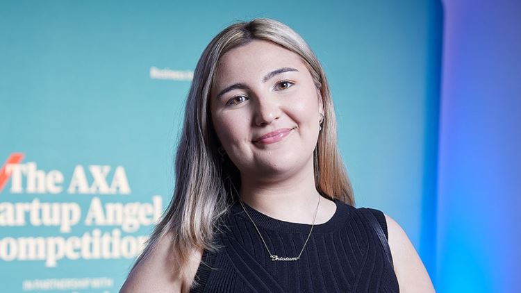 Headshot of AXA Startup Angel Winner 2023 Hanan Tantush of Intotum