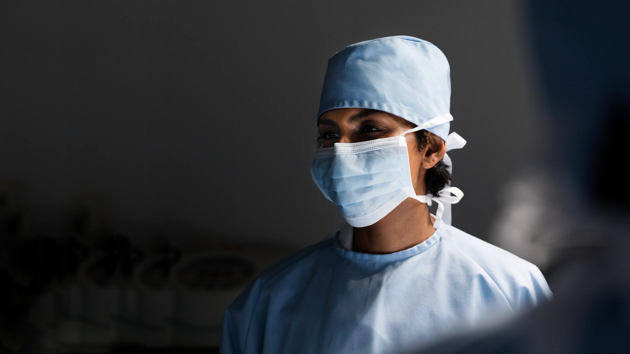 Surgeon wearing face mask