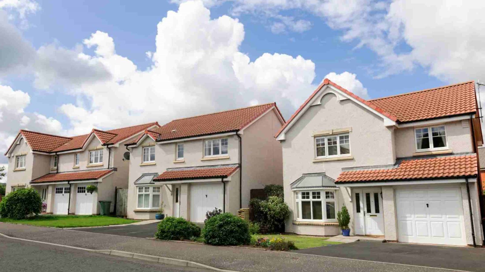 A row of contemporary detatched properties on a housing estate in the UK
