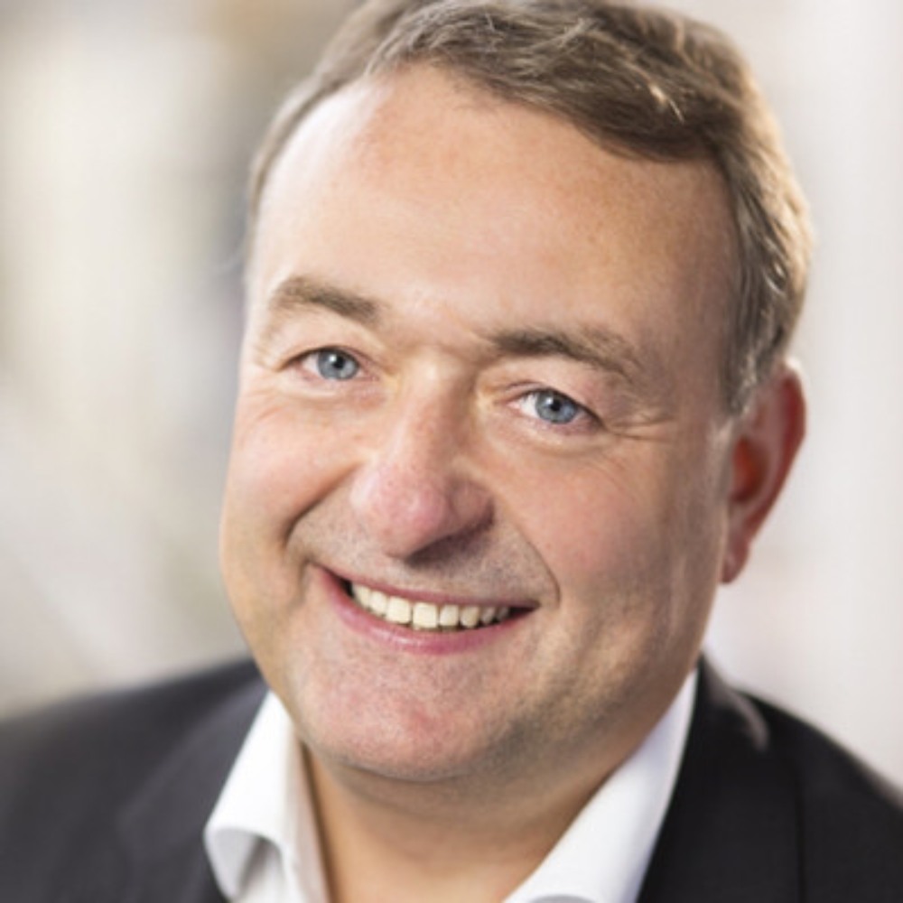 Headshot of David Thompson, Managing Director of Marketing and Distribution at AXA Wealth