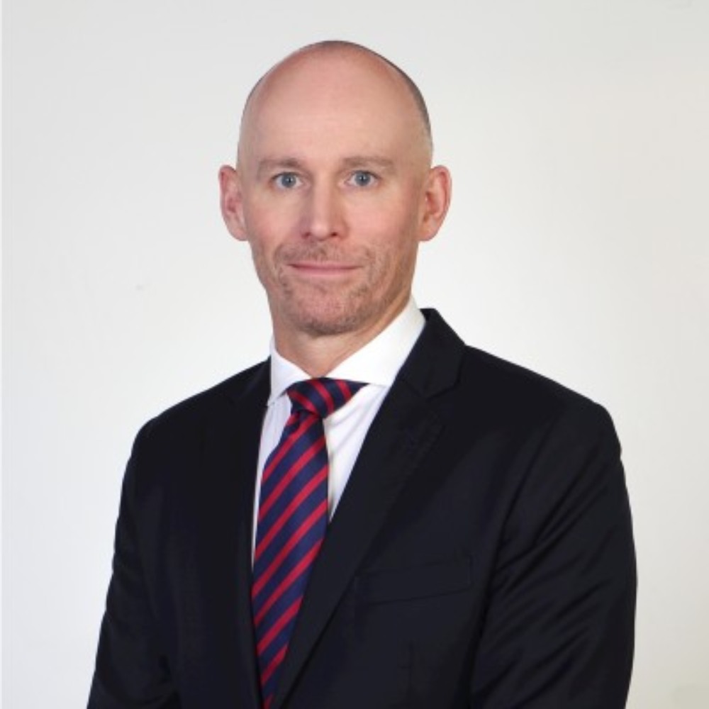 Head shot of Simon Smallcombe, Global Director of Distribution at AXA Life Invest