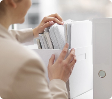 Young adult organizing documents